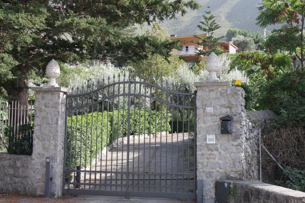Lomarchi Holiday Home Carini Ngoại thất bức ảnh