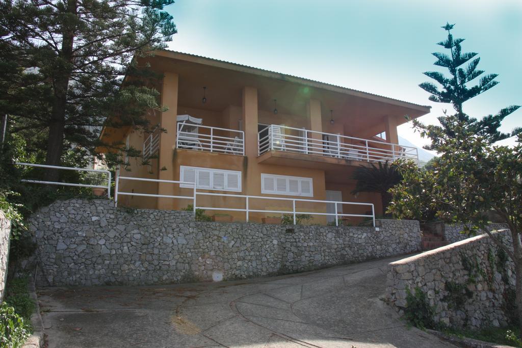 Lomarchi Holiday Home Carini Ngoại thất bức ảnh