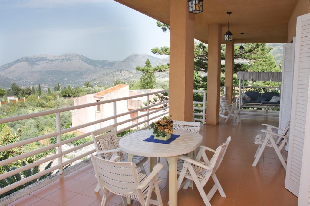 Lomarchi Holiday Home Carini Ngoại thất bức ảnh